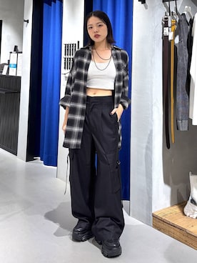 「スラックス」｜「アイテム（スニーカー）」を使った、うなちゃんさん（レディース・152cm）の秋コーディネート