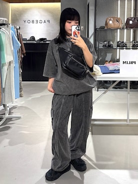 「PBLIM（ページボーイリム）の《UNISEX/８個ポケットで収納可能》ボディバッグ / 500mlペットボトル（ボディバッグ/ウエストポーチ、ブラック系）」を使った、うなちゃんさん（レディース・152cm）の夏コーディネート