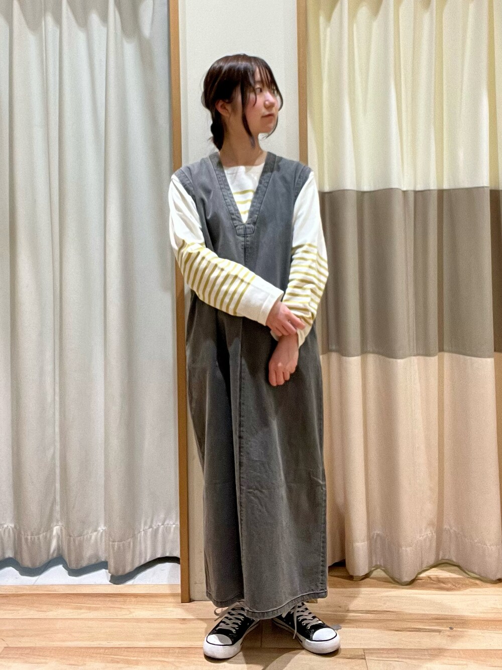 「大人カジュアル、春色、ワンピース、デニムコーデ、春コーデ、イエロー、ボーダーニット、サマンサモスモスブルー、Samansa Mos2 blue、おしゃれさんと繋がりたい、低身長コーデ、骨格ストレート、休日コーデ、カラーコーデ、シンプルスタイル」｜「Samansa Mos2 blueのパネルボーダーニットプルオーバー（ニット/セーター、イエロー系）」を使った、しば。さん（骨格ウェーブ・レディース・152cm）の冬コーディネートの1枚目の写真