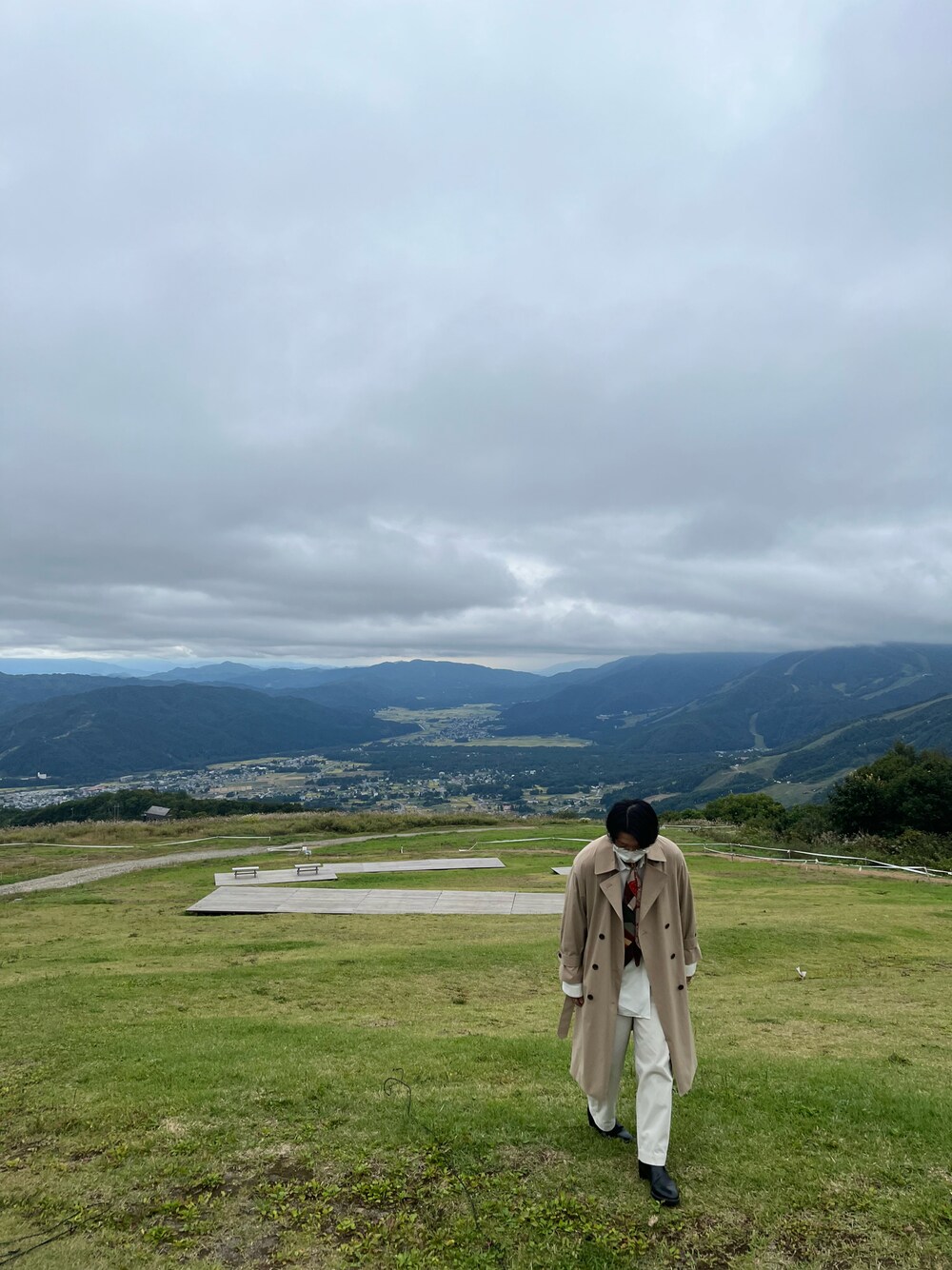 「休日スタイル、おしゃれさんと繋がりたい、秋服準備はじめました、秋🍁コーデ、ootd、大人コーデ、きれいめ、秋、ユニクロ、トレンチコート、休日コーデ」｜「UNIQLOのアイテム（トレンチコート、ベージュ系）」を使った、yi.さん（メンズ・174cm）の秋コーディネートの1枚目の写真