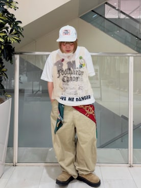 「RNA（アールエヌエー）のR4122 イージーＢＩＧペインター（チノパンツ、ベージュ系）」を使った、RNA MEDIA ZOZOTOWN STAFFさん（レディース・163cm）の夏コーディネート