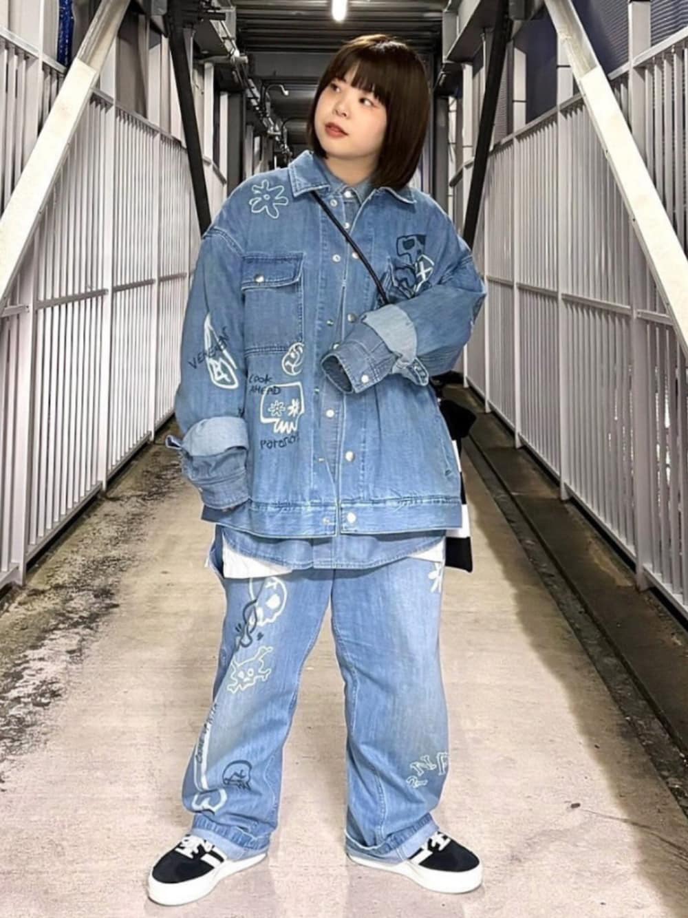 RNA　スペシャルブリーチルーズパンツ　デニムパンツ　M RNA【rna】デニムパンツ RNA/M/デニムパンツ RNA スペシャルブリーチ