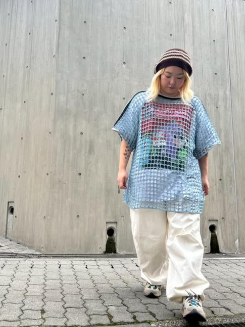 「RNAのR4122 イージーＢＩＧペインター（デニムパンツ、ホワイト系）」を使った、RNA MEDIA ZOZOTOWN STAFFさん（レディース・158cm）の夏コーディネートの1枚目の写真