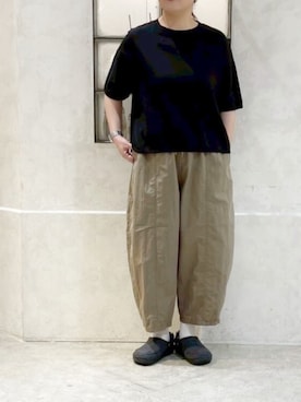 「RNA-N（アールエヌエーエヌ）のB2978 リブコンビヘムカーブプルオーバー（Tシャツ/カットソー、ブラック系）」を使った、RNA MEDIA ZOZOTOWN STAFFさん（レディース・163cm）の夏コーディネート