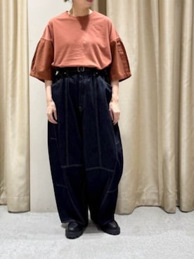 「URCH RNA（アーチ アールエヌエー）のR4484 切り替えバギーパンツ（デニムパンツ、ブルー系）」を使った、RNA MEDIA ZOZOTOWN STAFFさん（レディース・163cm）の夏コーディネート