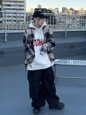「RNA」｜「アイテム（スウェット）」を使った、RNA MEDIA ZOZOTOWN STAFFさん（レディース・151cm）の冬コーディネート