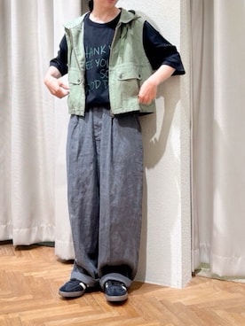 「RNA-N（アールエヌエーエヌ）のR4472 フレンチリネンワイドストレートパンツ（その他パンツ、グレー系）」を使った、RNA MEDIA ZOZOTOWN STAFFさん（レディース・163cm）の夏コーディネート