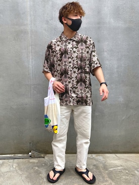「フラワープリント」｜「アイテム（腕時計）」を使った、shionさん（メンズ・168cm）の夏コーディネート