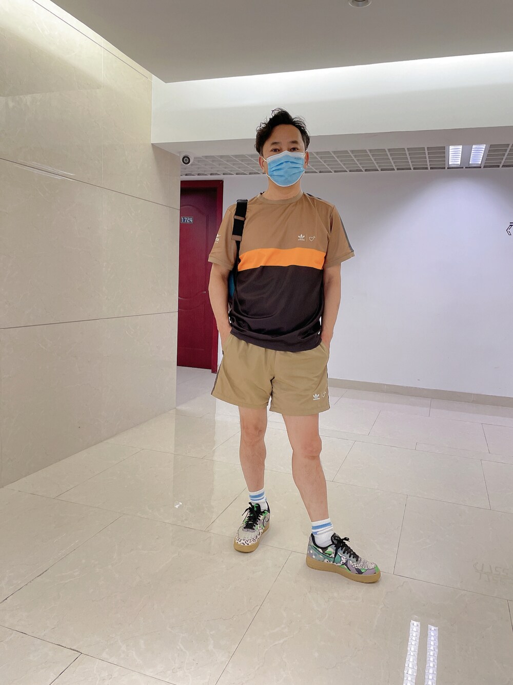 「运动搭配」｜「HUMAN MADEのアイテム（その他パンツ、ベージュ系）」を使った、yamchabaseさん（メンズ・169cm）の秋コーディネートの1枚目の写真