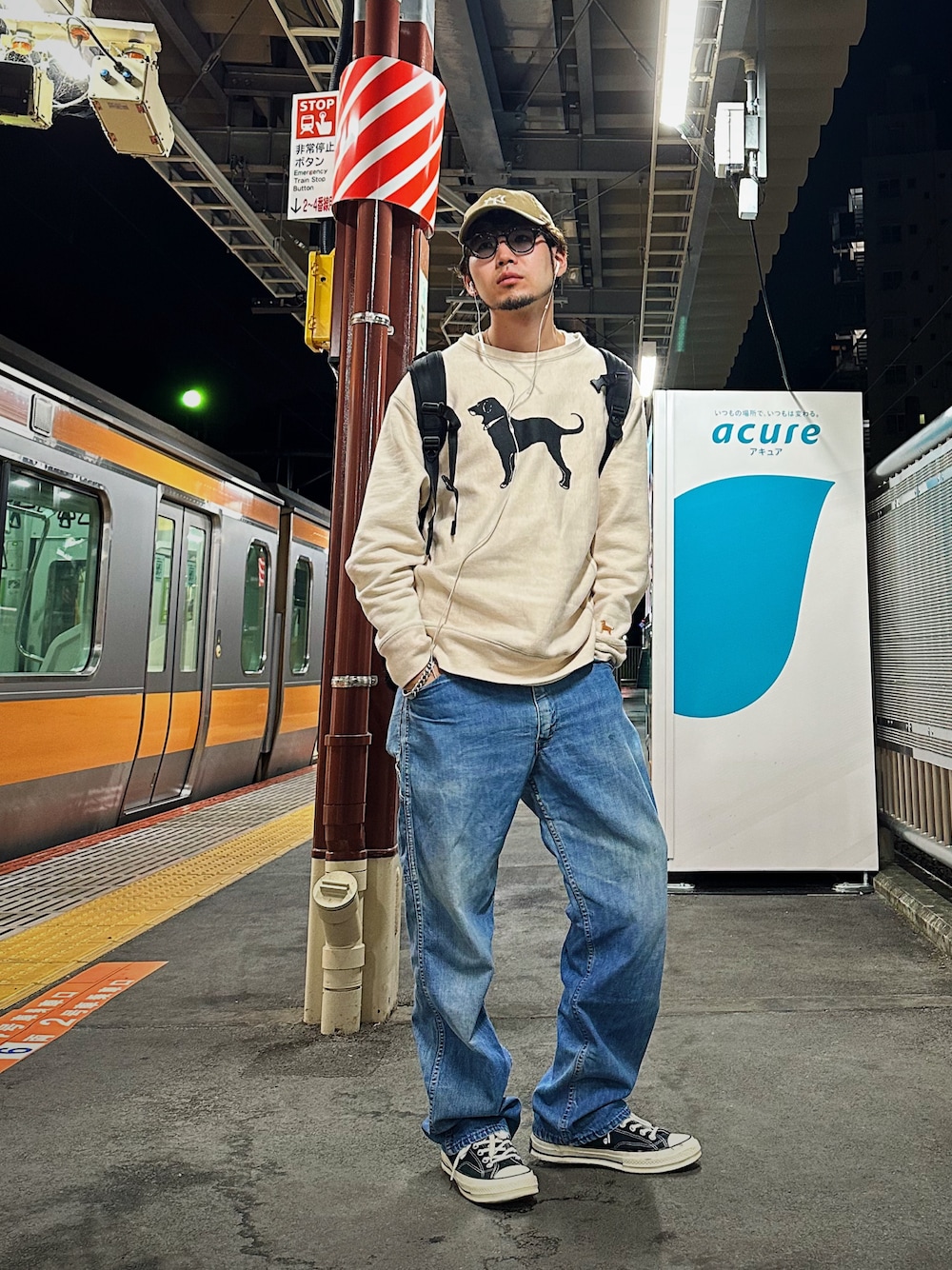「デニム、秋のコーデ、カジュアルコーデ、リラックススタイル、vintage、古着、ラフ、スウェット、トレーナー、デニムパンツ、キャップ、ootd、アメカジ、ペインターパンツ、スニーカーコーデ」｜「70s big smithのアイテム（デニムパンツ、ブルー系）」を使った、kabatakuさん（メンズ・174cm）の秋コーディネートの1枚目の写真