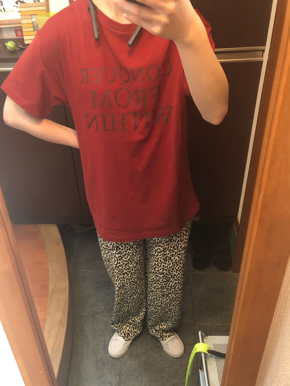 「レパード柄、夏コーデ、Tシャツ、今日のコーデ、ラフ、ラフスタイル」｜「LOWRYS FARMのＢＩＧロゴＴＥＥ　957498（Tシャツ/カットソー、レッド系）」を使った、ホットサンドさん（レディース・161cm）の夏コーディネートの1枚目の写真