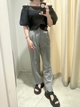 「スポサン」｜「アイテム（スラックス）」を使った、miguさん（レディース・164cm）の春コーディネート