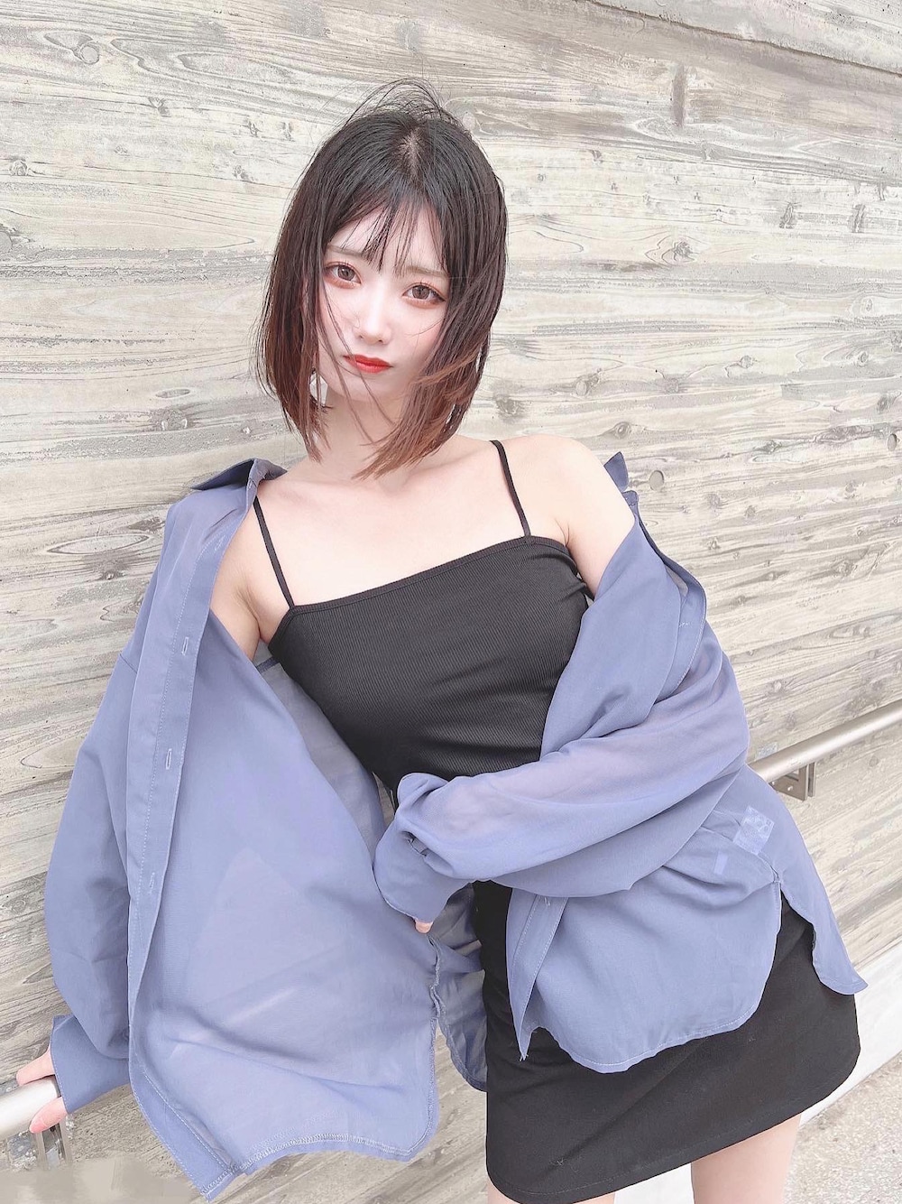 「夏コーデ、シンプルコーデ、お出かけコーデ、おしゃれさんと繋がりたい、夏、プチプラ、韓国ファッション、ハイウエスト、モノトーン、いいね、save、フォローお願いします🤑、ブラック、シースルー、高身長女子、黒髪、黒髪ボブ」｜「GRLのアイテム（シャツ/ブラウス、ブルー系）」を使った、かれんさん（レディース・170cm）の夏コーディネートの1枚目の写真