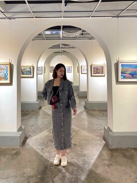 「アイテム（デニムスカート、グレー系）」を使った、Catherine Yenさん（レディース・160cm）の夏コーディネート