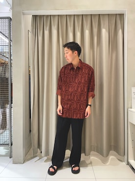 「SENSE OF PLACE by URBAN RESEARCH（センスオブプレイスバイアーバンリサーチ）のフリンジジャガードレギュラーカラーシャツ（シャツ/ブラウス、レッド系）」を使った、yu-goさん（メンズ・171cm）の夏コーディネート