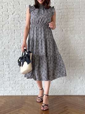「小花柄ワンピース」｜「アイテム（サンダル）」を使った、いとうちゃん😊さん（レディース・169cm）の夏コーディネート