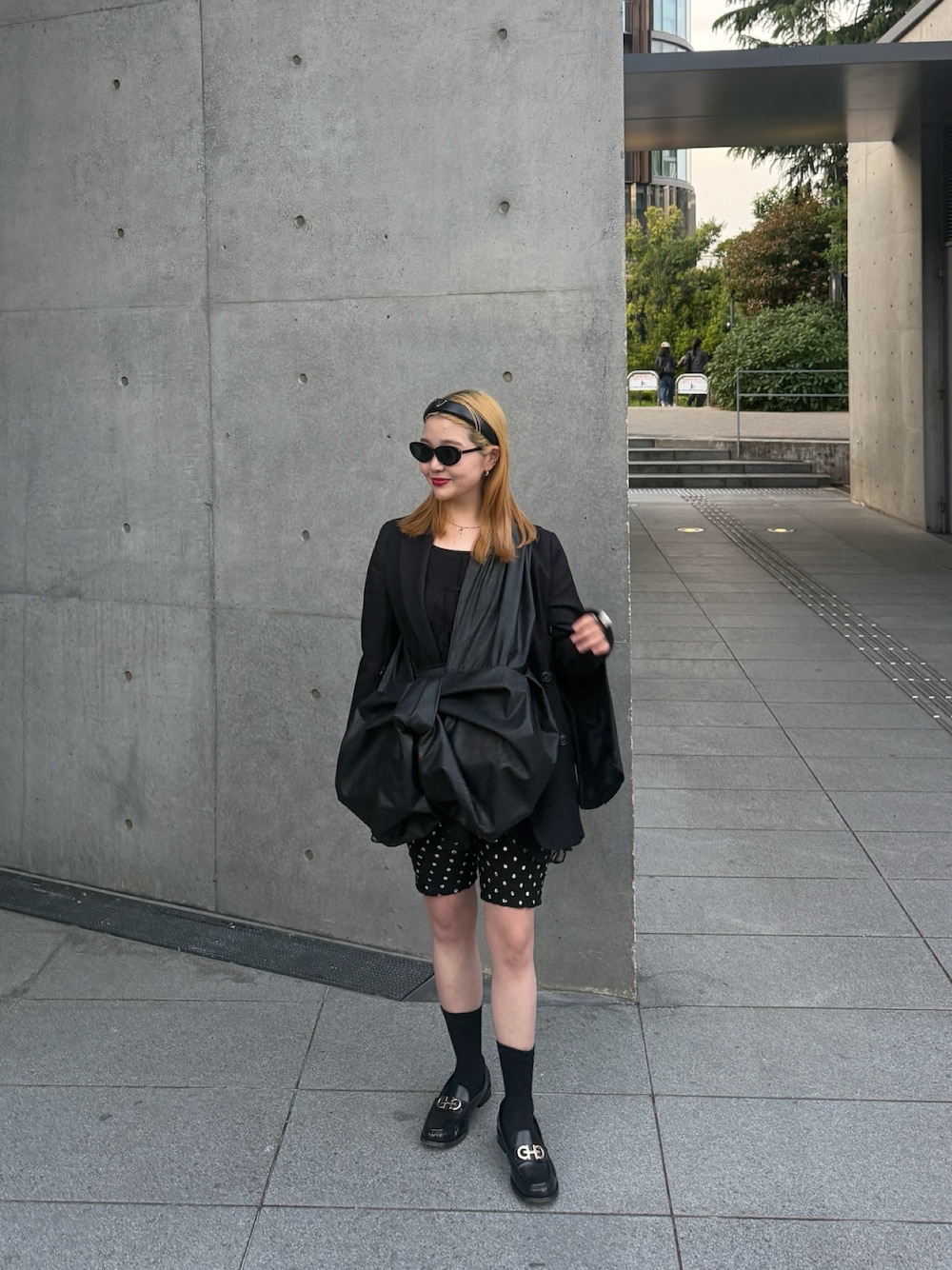 PRADAのカチューシャを使った人気ファッションコーディネート - WEAR