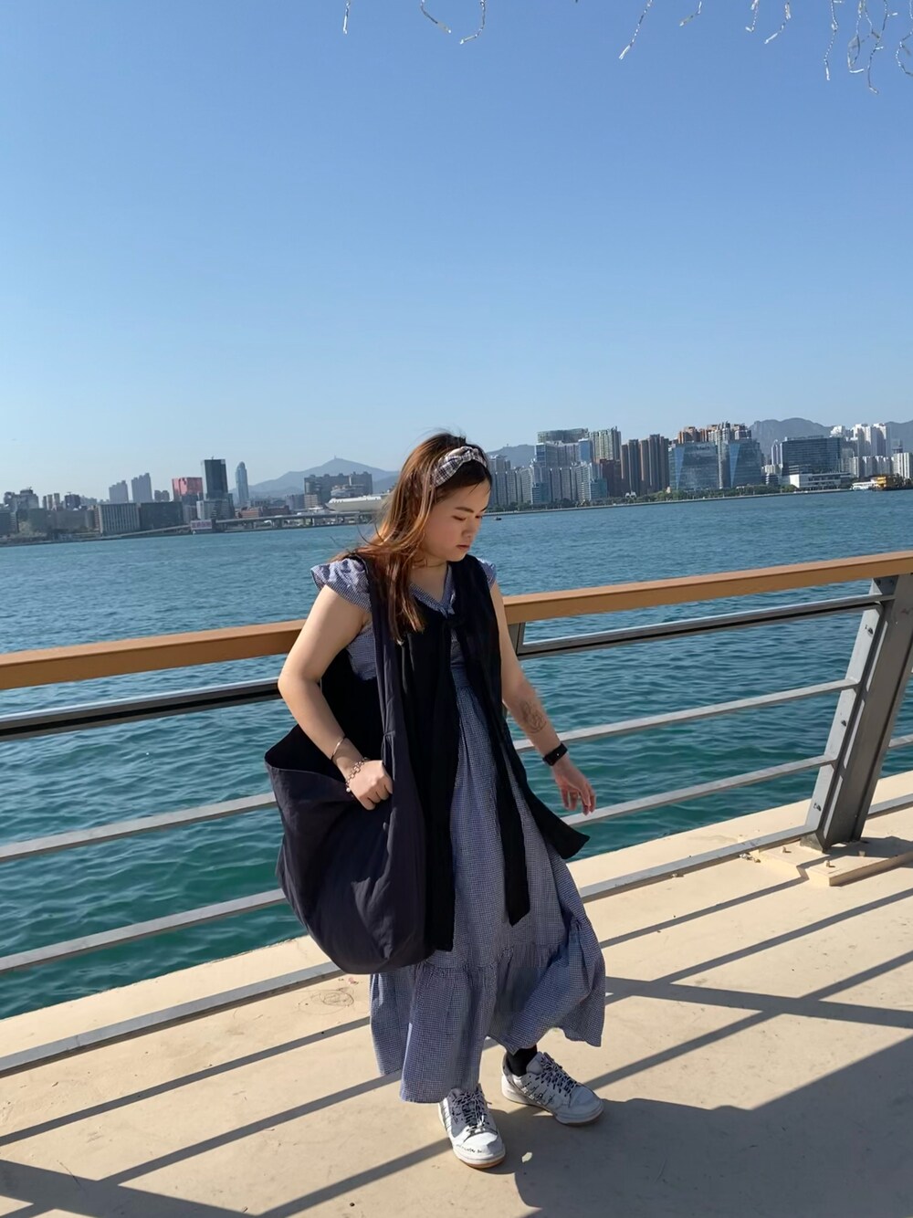 「ootd、休閒、日常、日系穿搭、日常穿搭、日系女子、日系風格、日系girl、日系女裝、日系ootd、ootdhk」｜「kiki.coのアイテム（エコバッグ/サブバッグ、グレー系）」を使った、~𝒀𝒖𝒌𝒊 𝑳𝒖𝒊🍭さん（レディース・151cm）の春コーディネートの1枚目の写真