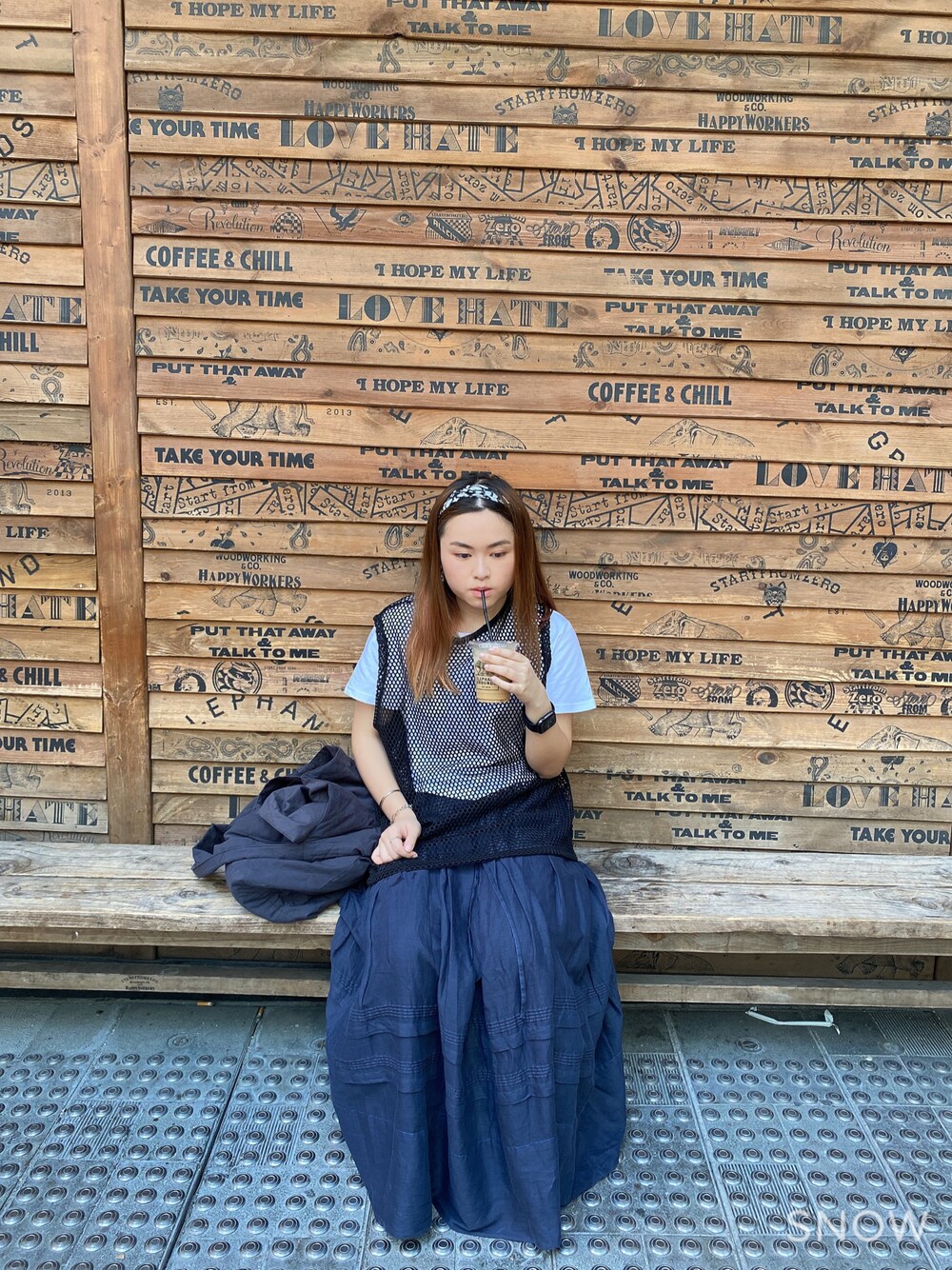 「夏、ootd、日系極簡、日系穿搭、日系女裝、ootdhk、休閒、coffee time」｜「kiki.coのアイテム（スカート、ブルー系）」を使った、~𝒀𝒖𝒌𝒊 𝑳𝒖𝒊🍭さん（レディース・151cm）の春コーディネートの1枚目の写真