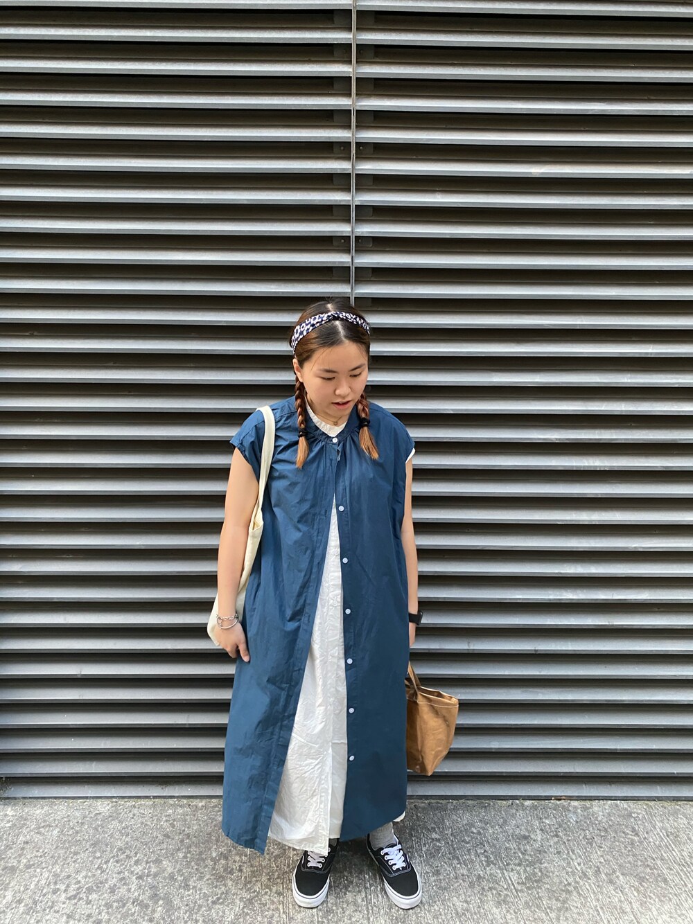 「ootd、夏、街頭穿搭、日系極簡、ootdhk、日系女裝、日系ootd、日系女子」｜「VANSのアイテム（スニーカー、ブラック系）」を使った、~𝒀𝒖𝒌𝒊 𝑳𝒖𝒊🍭さん（レディース・151cm）の春コーディネートの1枚目の写真