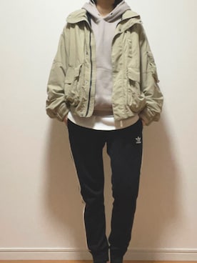 「adidas（アディダス）のアイテム（スウェットパンツ）」を使った、Reiさん（メンズ・163cm）の春コーディネート