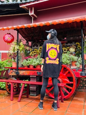 「アイテム（メッセンジャーバッグ、ブルー系）」を使った、YEHさん（レディース・168cm）の春コーディネート