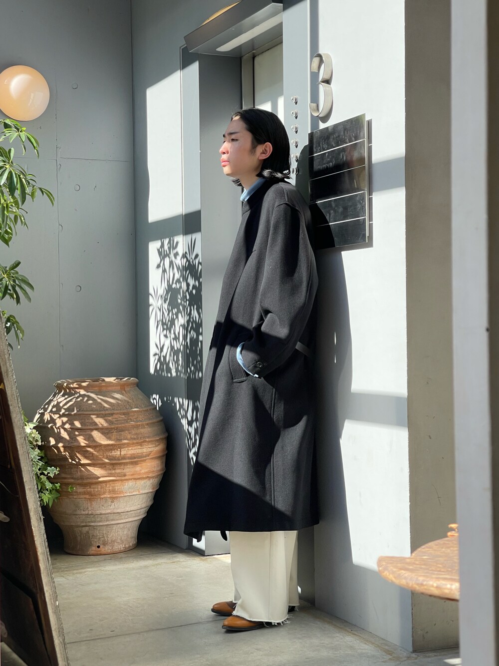 「GARDEN TOKYO、IRENISA、ROBES&CONFECTIONS、saby、Marie Ohira」｜「IRENISAのアイテム（ジャケット/アウター、ブラック系）」を使った、山崎慶太朗　GARDEN渋谷さん（メンズ・171cm）の秋コーディネートの1枚目の写真