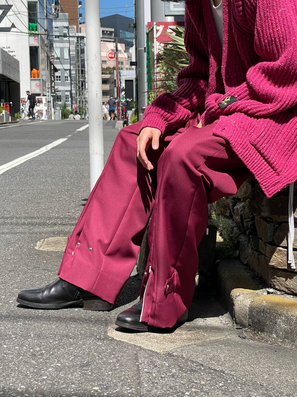 SYU.HOMME/FEMMのスラックスを使った人気ファッションコーディネート