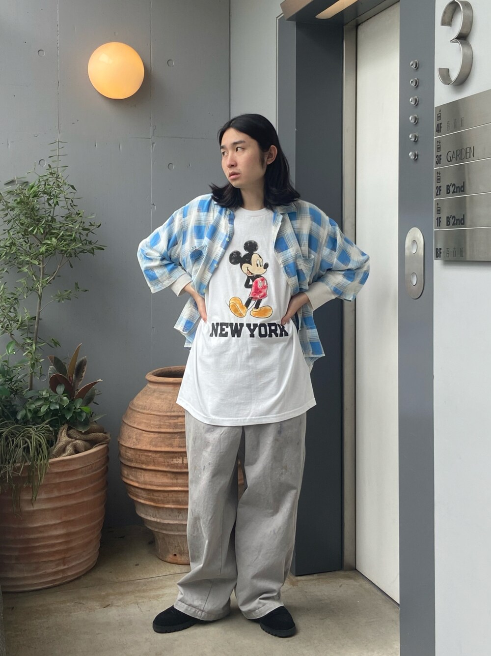 「bowwow、recognize」｜「BLOHMのBLOHM/ブローム/HOMIEIS RAT（その他シューズ、ブラック系）」を使った、山崎慶太朗　GARDEN渋谷さん（メンズ・171cm）の春コーディネートの1枚目の写真