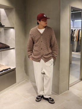 「アイテム（カーディガン/ボレロ、ブラウン系）」を使った、naotosasakiさん（メンズ・184cm）の冬コーディネート