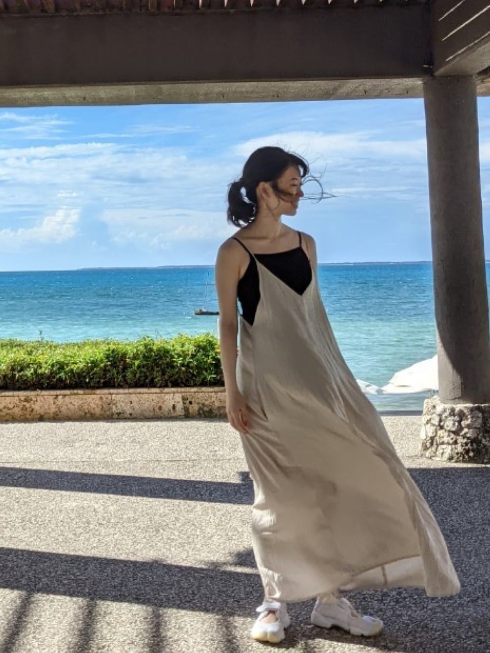 「マメクロゴウチ、キャミソール、シンプル、着回しコーデ、ワントーンコーデ、低身長コーデ、大人女子、エアリフト、ラクチンコーデ、ユニクロ」｜「UNIQLOのアイテム（キャミソール、ブラック系）」を使った、ぴっぴさん（レディース・155cm）の秋コーディネートの1枚目の写真