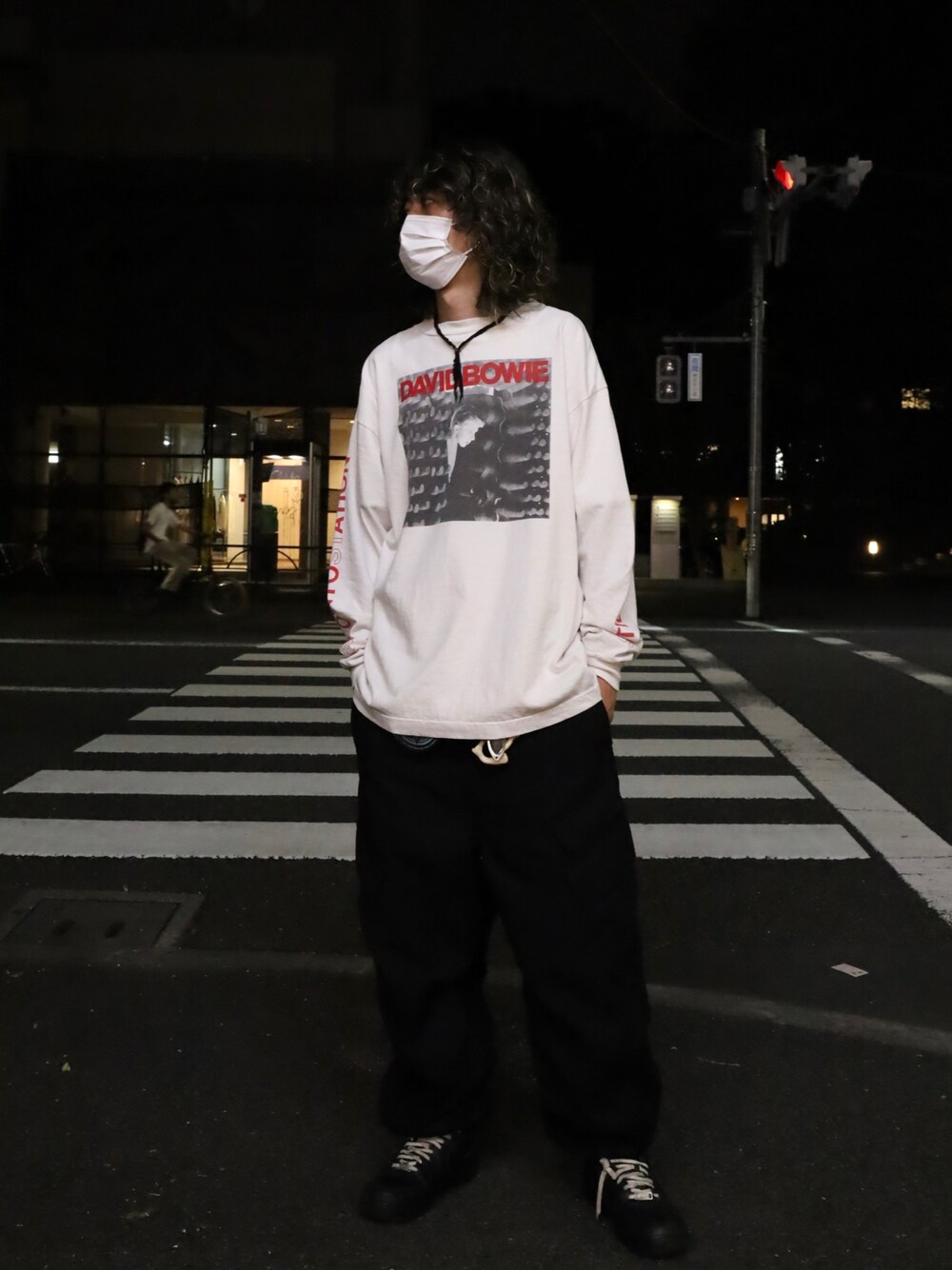 「シンプル、夏コーデ、ゆるコーデ、きれいめカジュアル、ストリートコーデ、白Tシャツ、黒、NIKE、SAINT M××××××、UNDER COVER、ROYAL FLASH」｜「saint mxxxxxxのアイテム（Tシャツ/カットソー、ホワイト系）」を使った、サトウ コウタさん（メンズ・179cm）の夏コーディネートの1枚目の写真