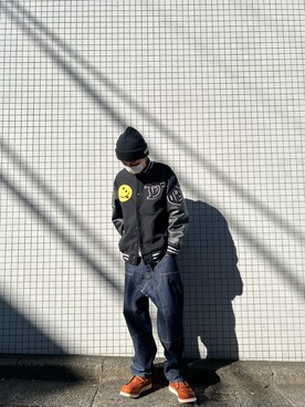 「ISAMU KATAYAMA BACKLASH（イサムカタヤマバックラッシュ）のアイテム（デニムパンツ）」を使った、サトウ コウタさん（メンズ・179cm）の冬コーディネート
