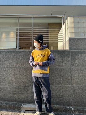 「ISAMU KATAYAMA BACKLASH（イサムカタヤマバックラッシュ）のアイテム（デニムパンツ）」を使った、サトウ コウタさん（メンズ・179cm）の冬コーディネート