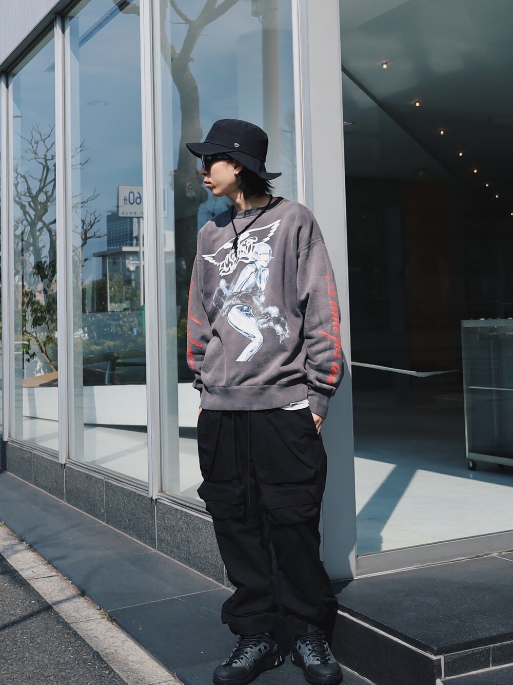 「カジュアルコーデ、メンズファッション、ビッグシルエット、春コーデ、オーバーサイズ、ストリートMIX、ブラック、SAINT M××××××、READYMADE、UNDER COVER、MONCLER、ROYAL FLASH」｜「READYMADEのアイテム（パンツ、ブラック系）」を使った、サトウ コウタさん（メンズ・179cm）の春コーディネートの1枚目の写真