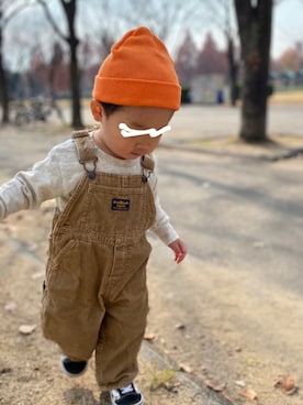 「コーデュロイパンツ」｜「アイテム（サロペット/オーバーオール）」を使った、ゆさん（キッズ・80cm）の冬コーディネート