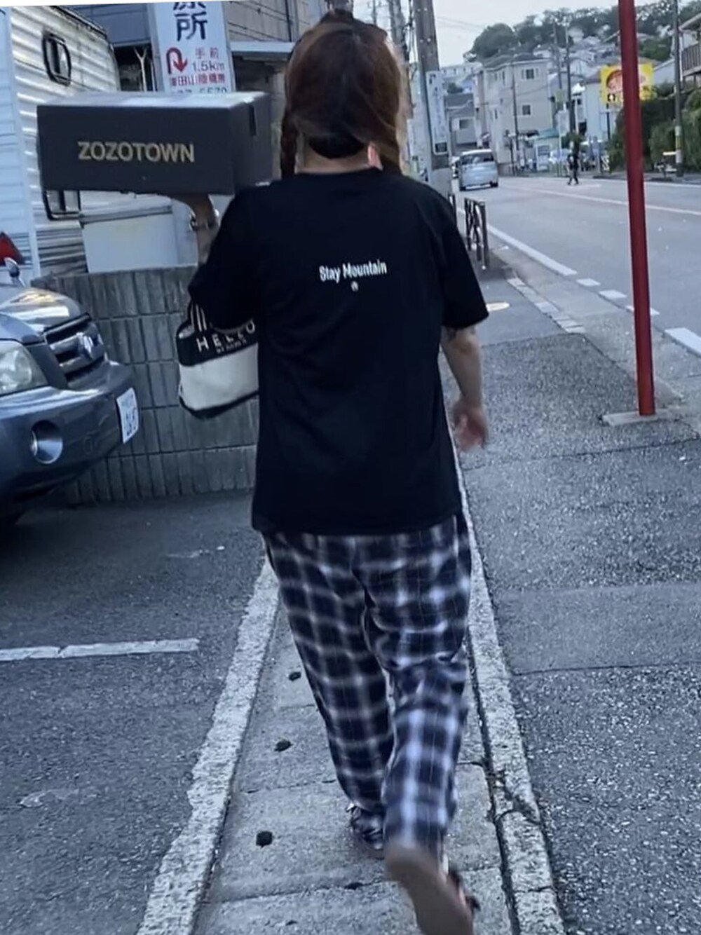 「MOUNTAIN RESEARCHのアイテム（Tシャツ/カットソー、ブラック系）」を使った、yu1978さん（骨格ナチュラル・レディース・162cm）の冬コーディネートの1枚目の写真