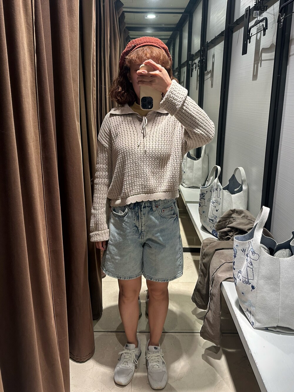 「Intiqueのアイテム（トップス、ベージュ系）」を使った、mini.meさん（レディース・150cm）の冬コーディネートの1枚目の写真