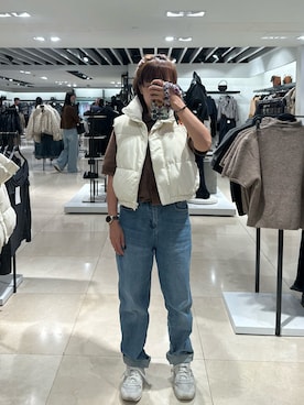 「アイテム（ダウンベスト）」を使った、mini.meさん（レディース・150cm）の秋コーディネート