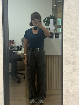 「GU（ジーユー）のアイテム（デニムパンツ、グレー系）」を使った、mini.meさん（レディース・150cm）の秋コーディネート