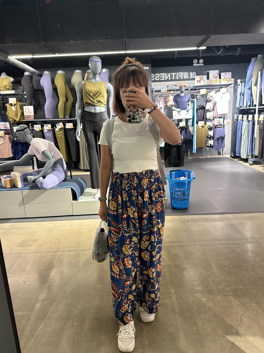 「MALAIKAのアイテム（パンツ、ブルー系）」を使った、mini.meさん（レディース・150cm）の夏コーディネートの1枚目の写真