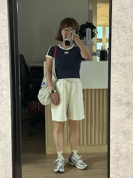 「MARITHE + FRANCOIS GIRBAUD（マリテフランソワジルボー）のアイテム（その他パンツ、ホワイト系）」を使った、mini.meさん（レディース・150cm）の秋コーディネート