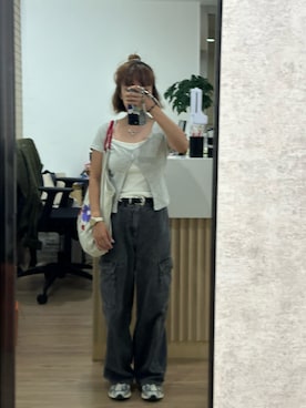 「GU（ジーユー）のアイテム（デニムパンツ、グレー系）」を使った、mini.meさん（レディース・150cm）の秋コーディネート
