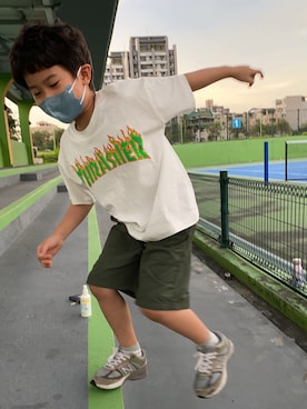 「アイテム（カーゴパンツ）」を使った、硯さん（キッズ・120cm）の秋コーディネート