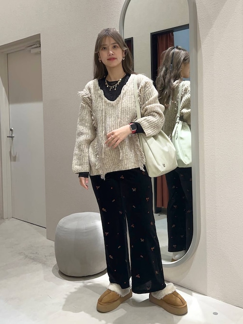 キノコさん専用 セール】ベロアシシュウフレアパンツ 250463（その他パンツ）｜LOWRYS