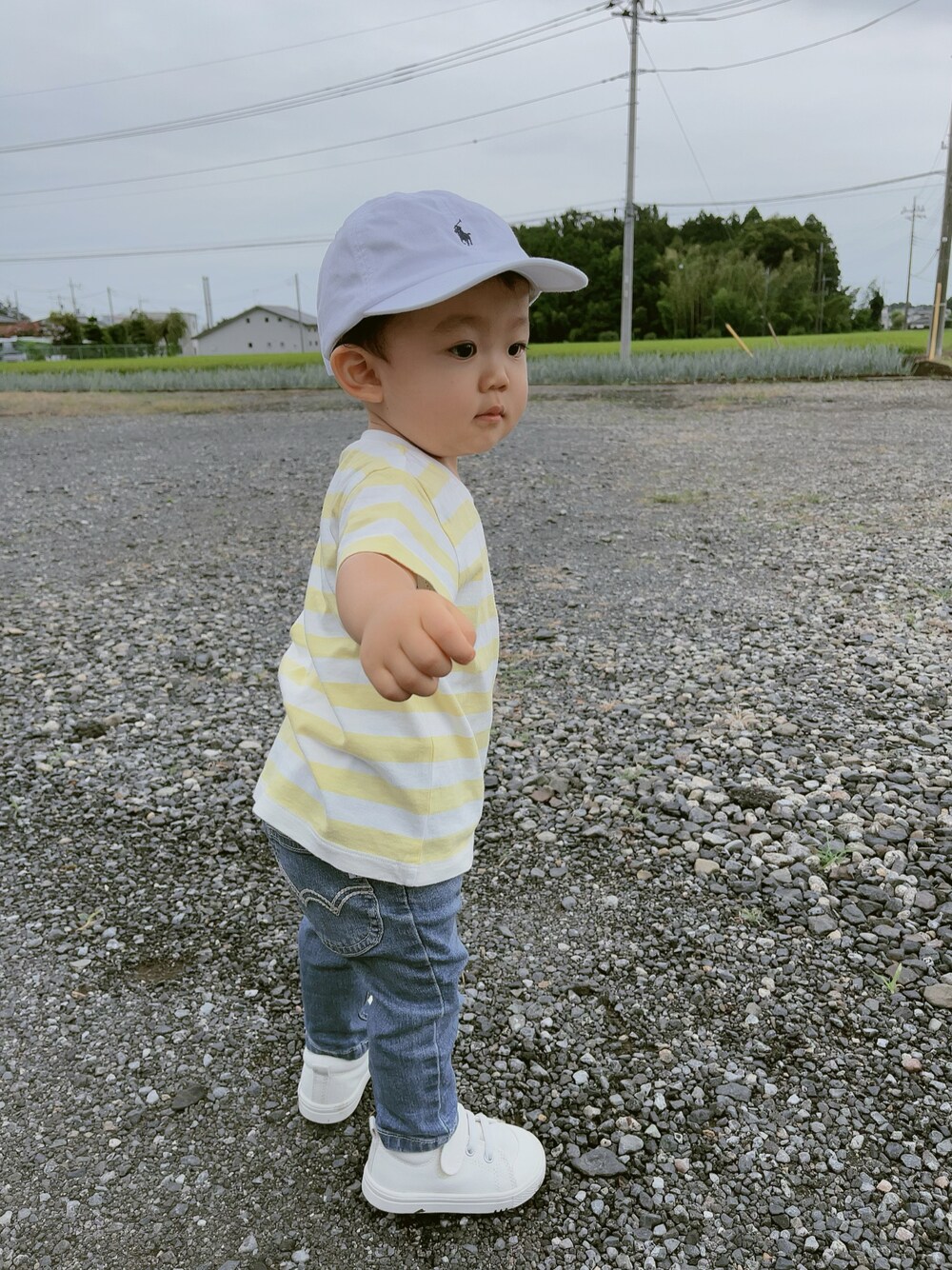 「キッズコーデ、キャップ、ボーダー、デニム、デニムパンツ、男の子、1歳5ヶ月、カジュアルコーデ、夏だ！Tシャツ着よう！、ベビーファッション」｜「POLO RALPH LAURENのアイテム（キャップ、ホワイト系）」を使った、marutomoさん（キッズ・80cm）の夏コーディネートの1枚目の写真