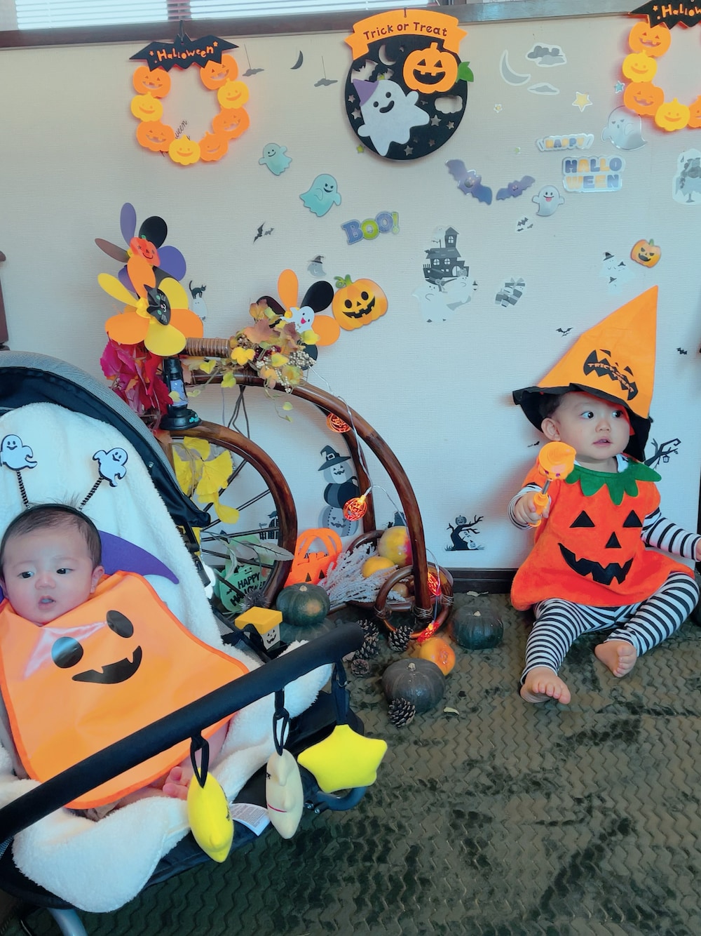 「ハロウィン、WEARハロウィン2022、仮装、ハロウィンコーデ、ボーダー、男の子」｜「UNIQLOのアイテム（その他パンツ、その他）」を使った、marutomoさん（キッズ・80cm）の秋コーディネートの1枚目の写真