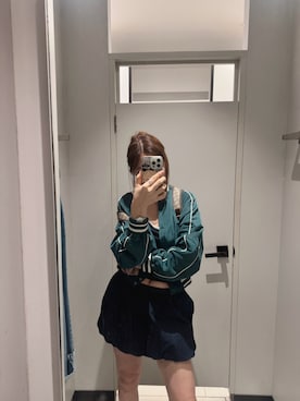 「アイテム（デニムスカート）」を使った、azulzhenさん（レディース・168cm）の秋コーディネート