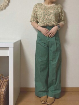 「lala Born（ララボーン）のlalaBorn/小花柄ニットトップスカットソー（Tシャツ/カットソー、イエロー系）」を使った、𝕂𝕒𝕋（きゃっと）さん（レディース・150cm）の夏コーディネート