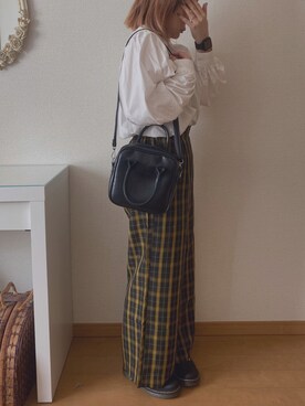 「notch.（ノッチ）のボリュームスリーブチュニック（シャツ/ブラウス、ホワイト系）」を使った、𝕂𝕒𝕋（きゃっと）さん（レディース・150cm）の秋コーディネート